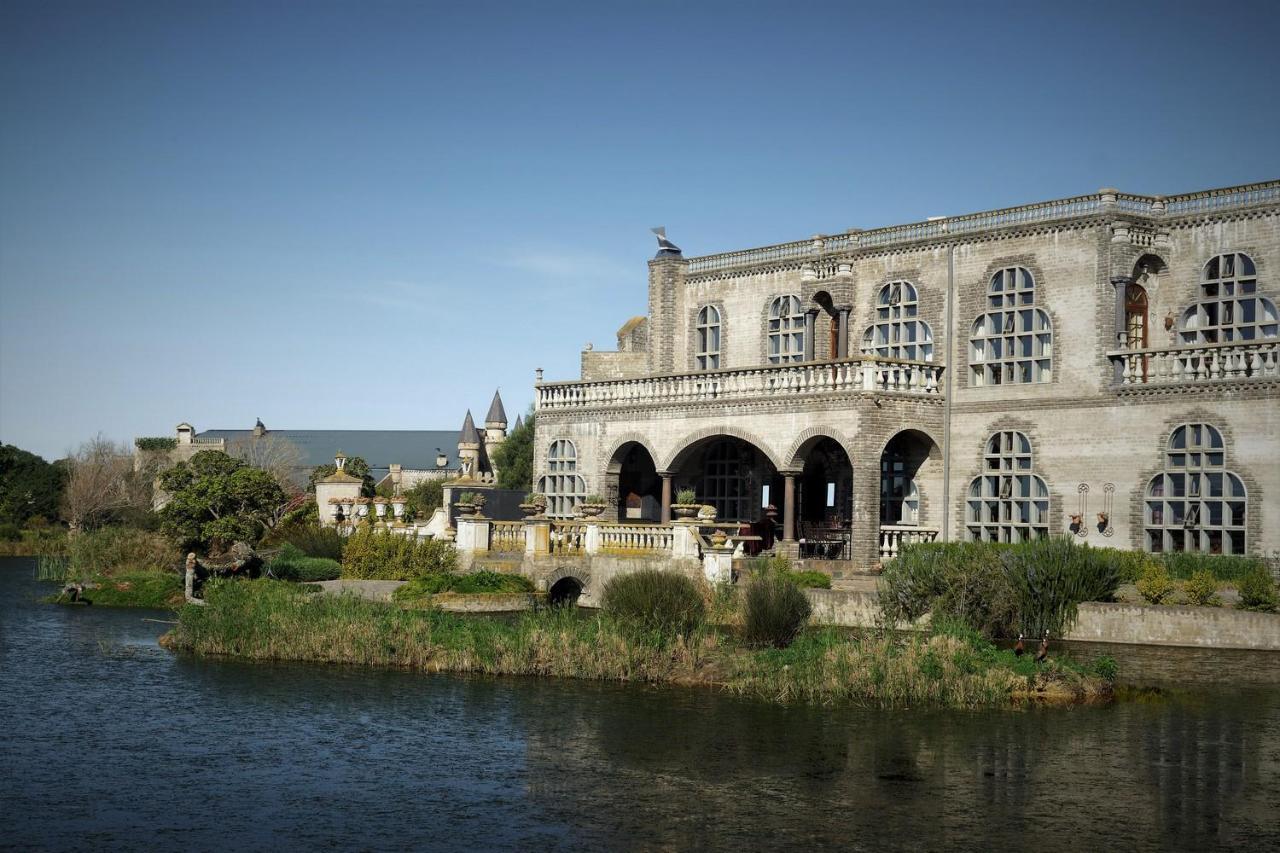 Bygracealone Manor Hotel Outeniekwa ภายนอก รูปภาพ