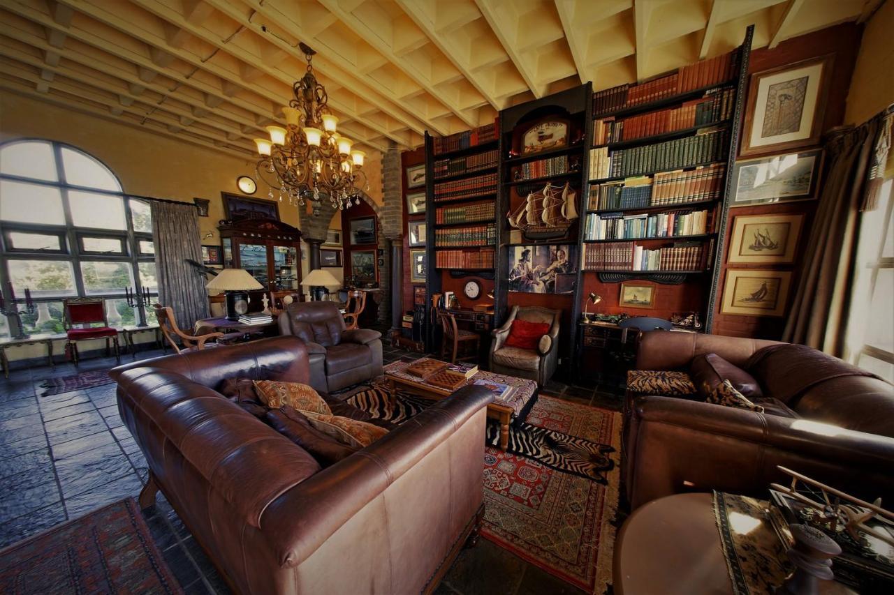 Bygracealone Manor Hotel Outeniekwa ภายนอก รูปภาพ