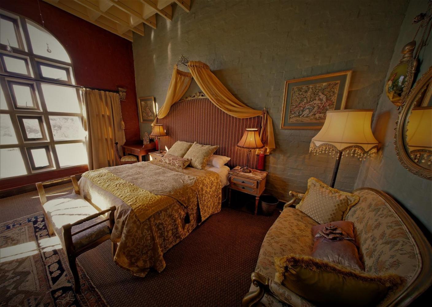 Bygracealone Manor Hotel Outeniekwa ภายนอก รูปภาพ