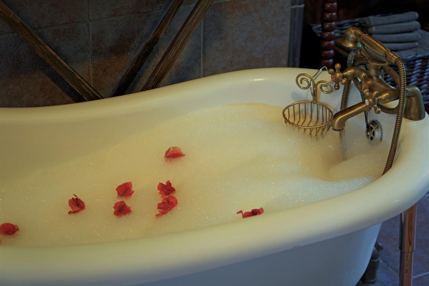 Bygracealone Manor Hotel Outeniekwa ภายนอก รูปภาพ