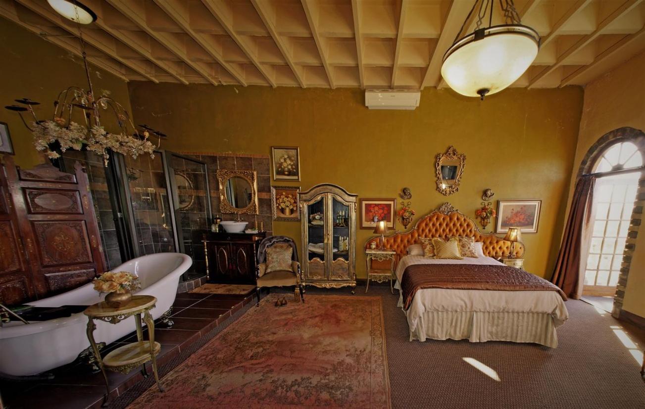 Bygracealone Manor Hotel Outeniekwa ภายนอก รูปภาพ