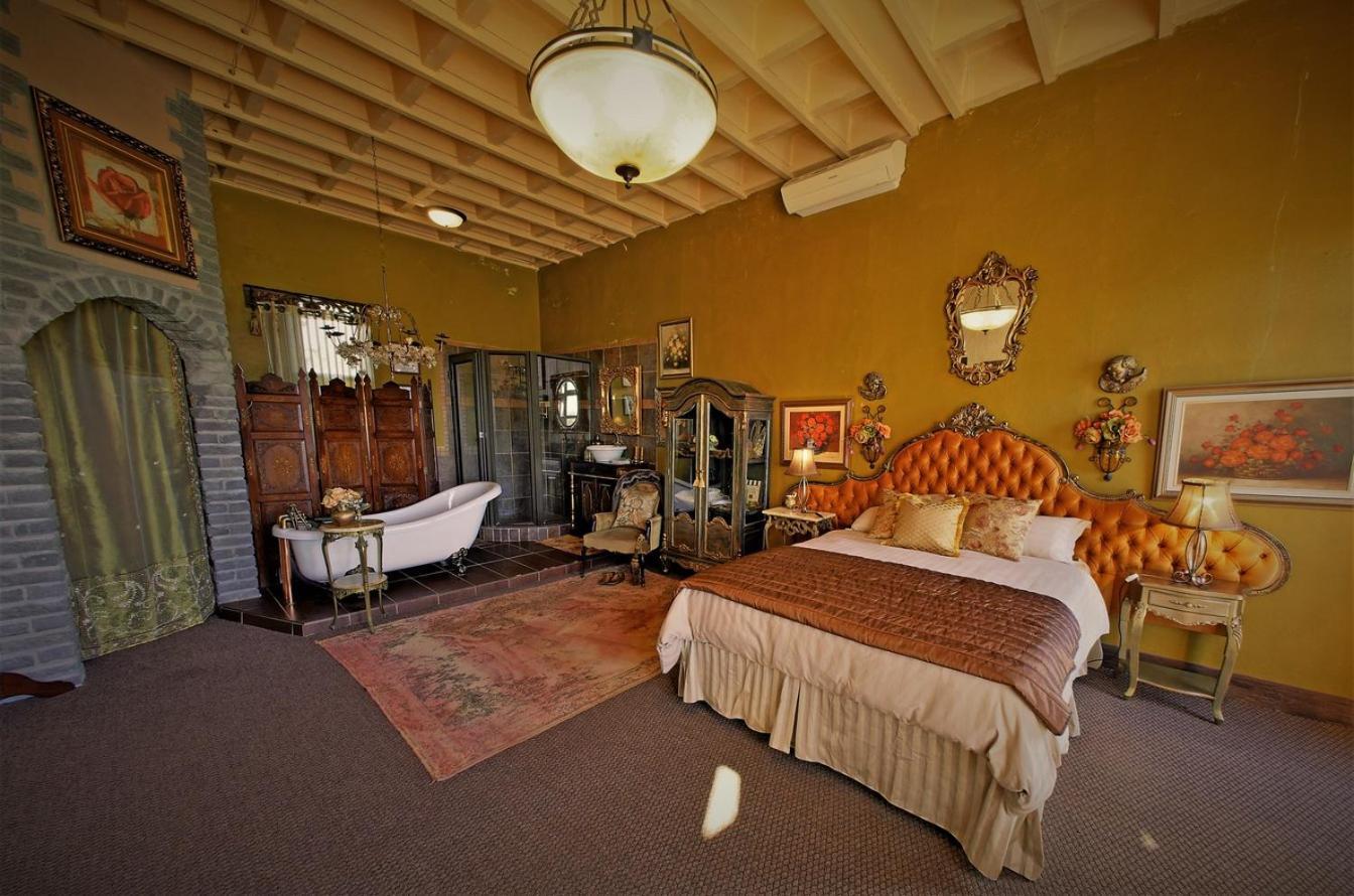 Bygracealone Manor Hotel Outeniekwa ภายนอก รูปภาพ