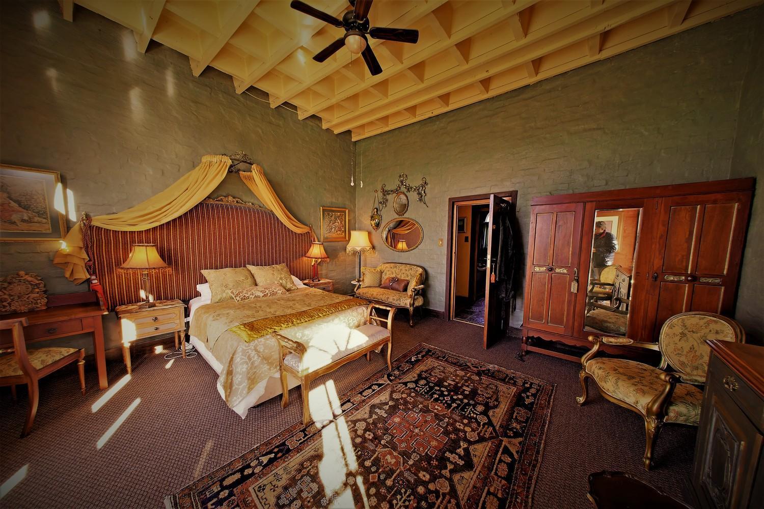 Bygracealone Manor Hotel Outeniekwa ภายนอก รูปภาพ